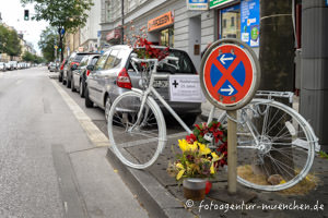 Ghost Bikes - Geisterräder – Foto aus München