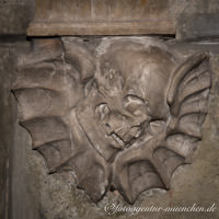 Gerhard Willhalm – Geflügelter Totenkopf