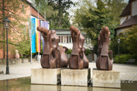 Gerhard Willhalm - Der Brunnen Drei Reiter von Lothar Fischer