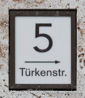 Hausnummer Türkenstraße – Foto aus München