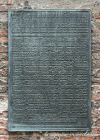Gedenktafel - Salvatorkirche – Foto aus München