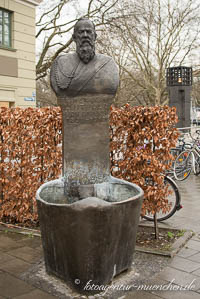 Henselmann Josef - Prinzregent-Luitpold-Brunnen