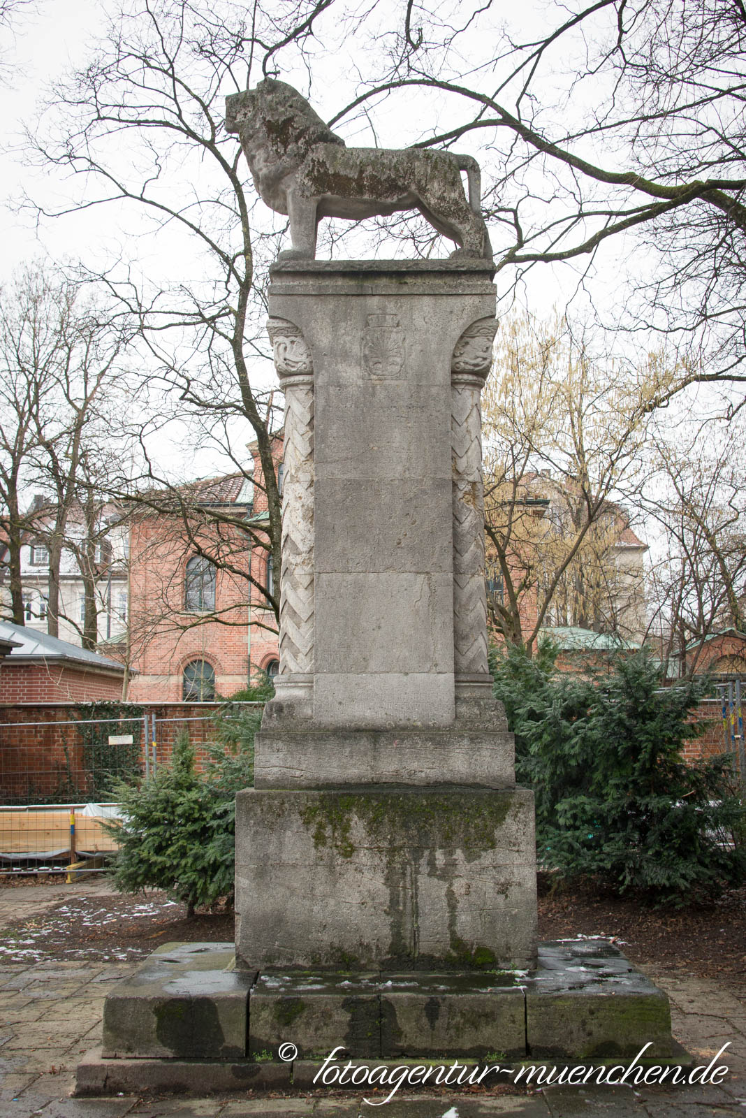 Kriegerdenkmal - St. Ursula
