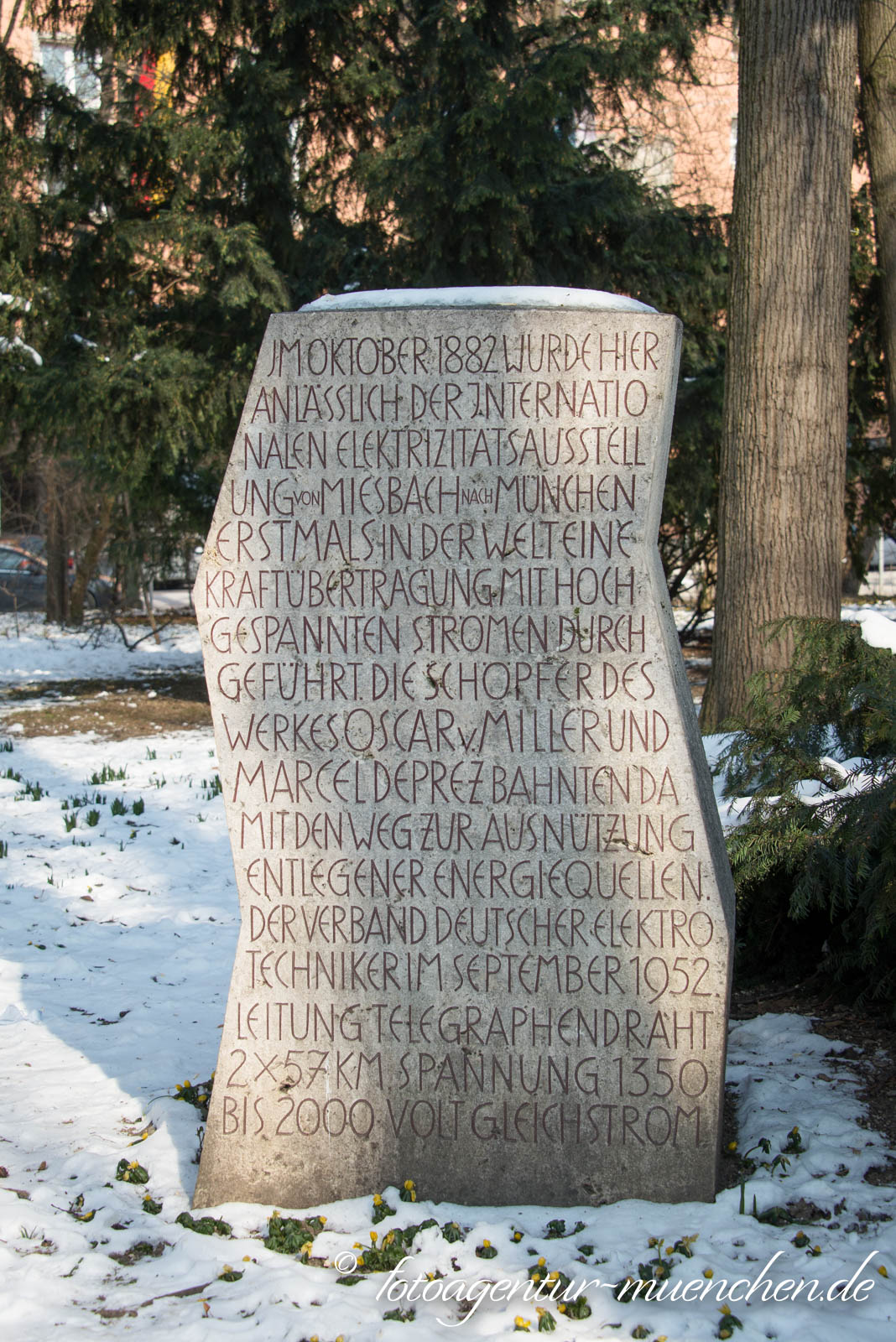 Gedenkstein an die erste Gleichstromfernübertragung