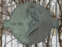 Gedenkrelief für Leo von Klenze