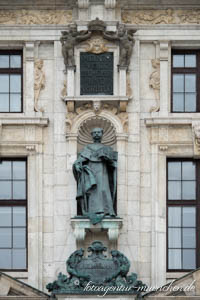  - Bayerisches Nationalmuseum -Denkmal