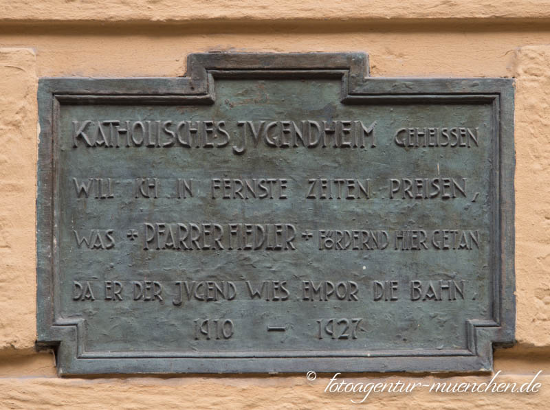 Katholisches Jugendheim – Denkmal/Kunstwerk in München