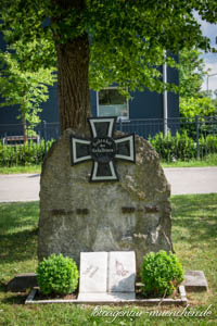 Kriegerdenkmal - Kulmbacher Platz – Foto aus München