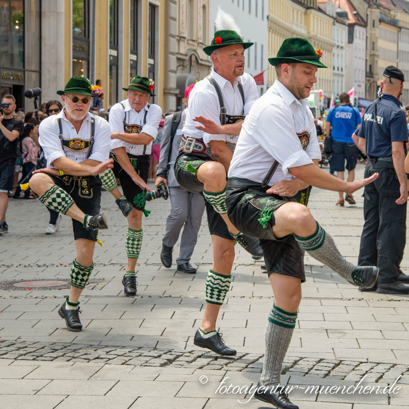 Gerhard Willhalm - CSD 2018 - Schwuhplattler