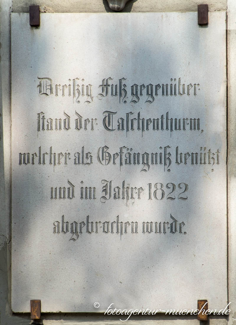Taschenturm – Denkmal/Kunstwerk in München