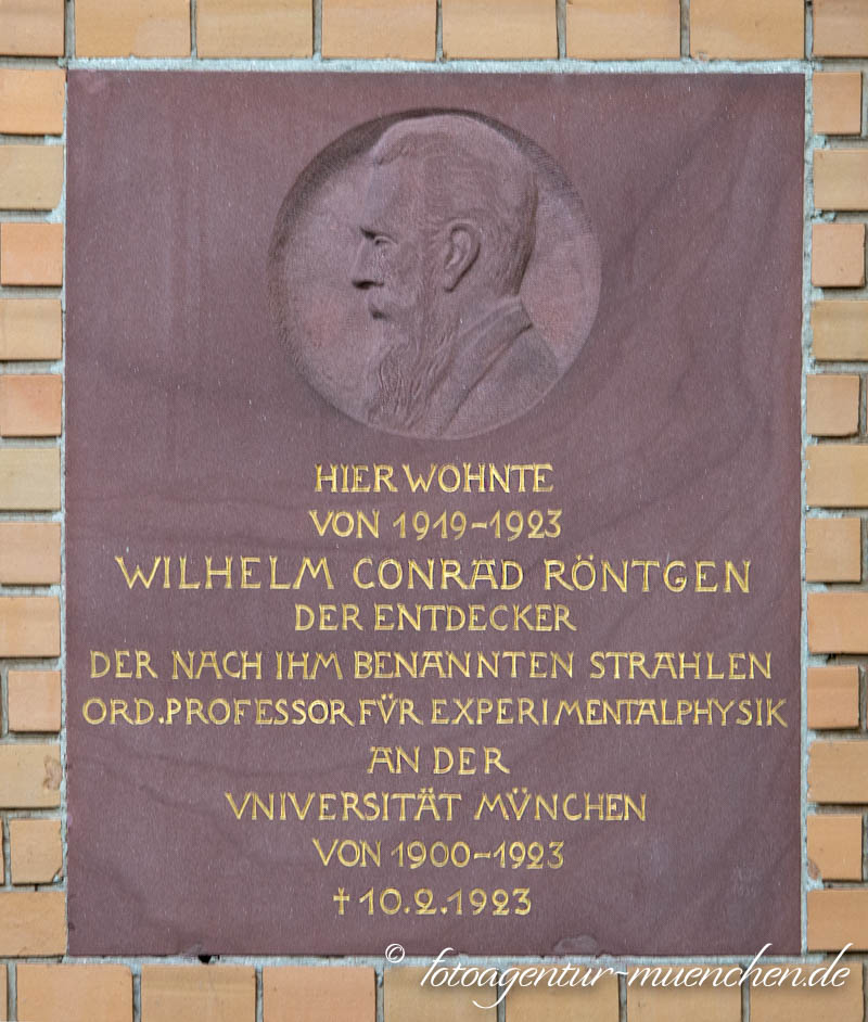 Wilhelm Conrad Röntgen – Denkmal/Kunstwerk in München