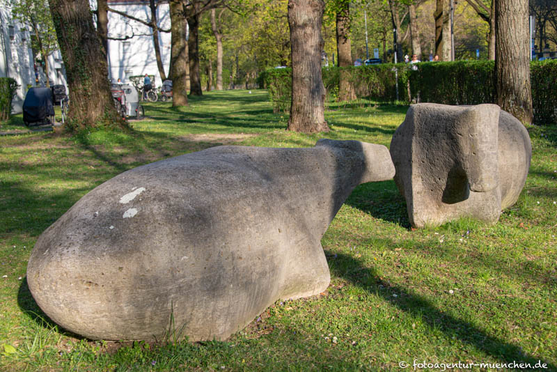 Zwei Rinder – Denkmal/Kunstwerk in München