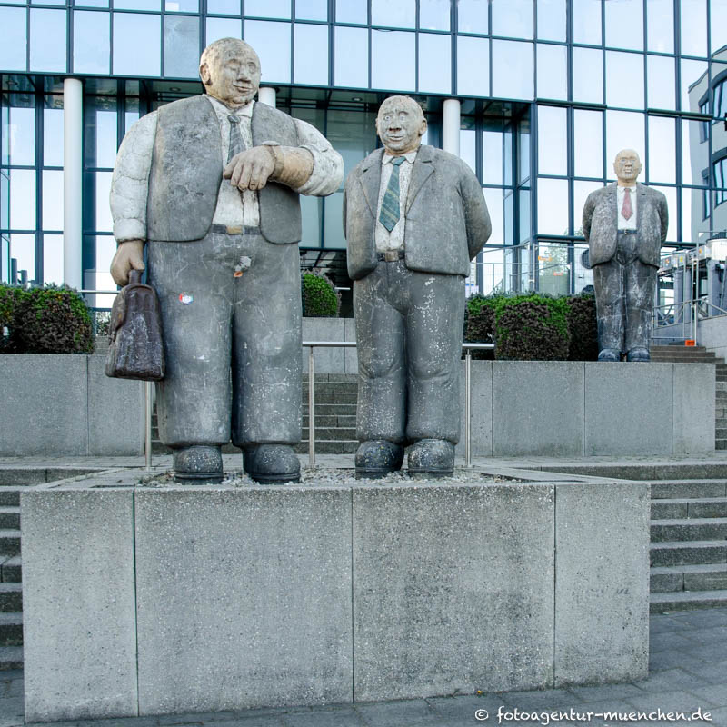 Bunte-Männer-Skulpturen – Denkmal/Kunstwerk in München