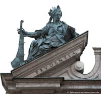Liegefigur - Prudentia – Foto aus München