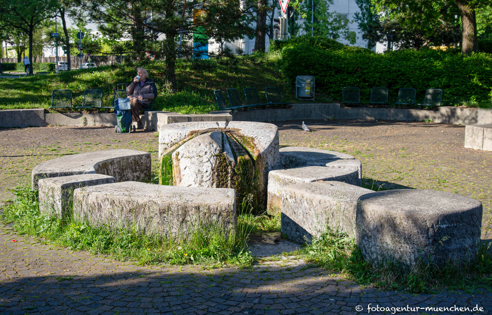 	Wasserspiele Steinquader