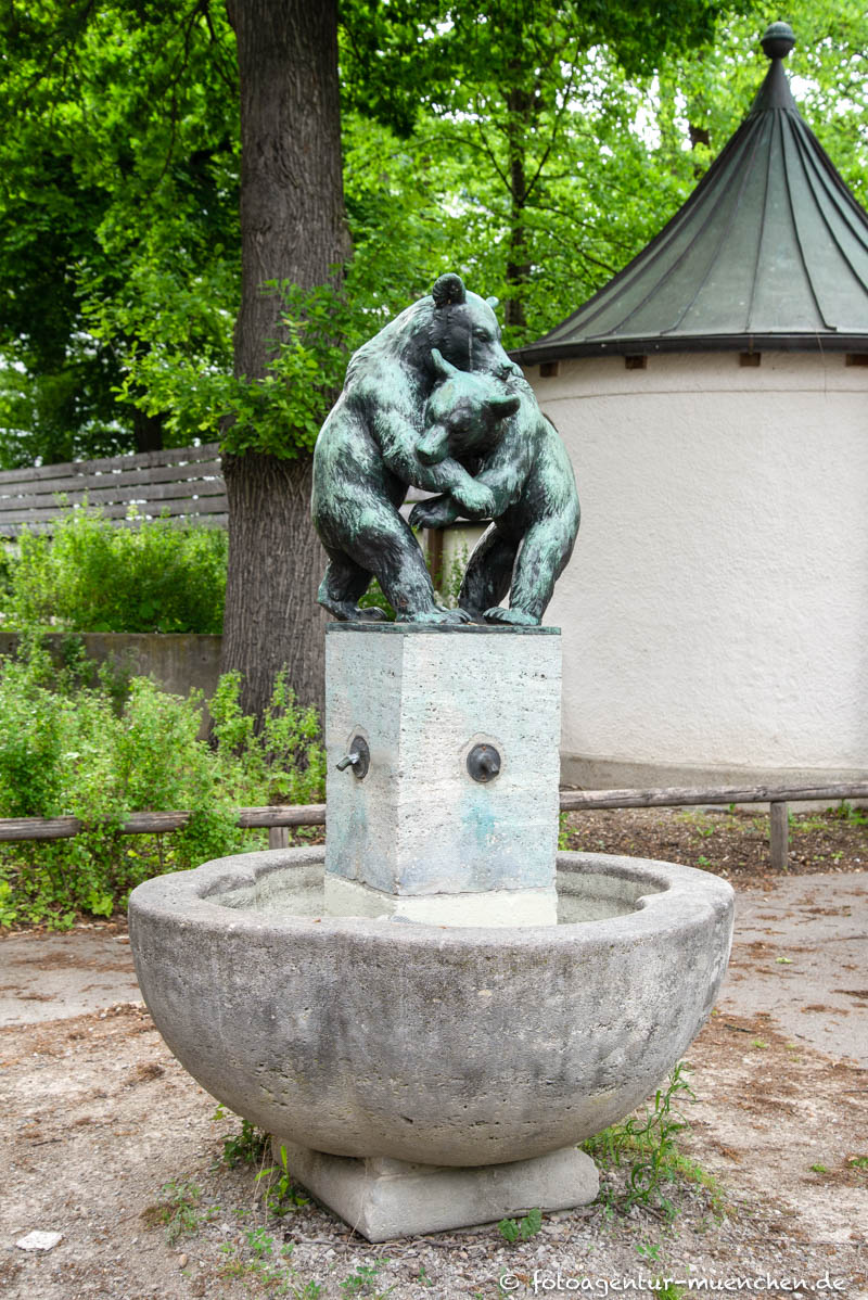 Spielende Bären – Denkmal/Kunstwerk in München