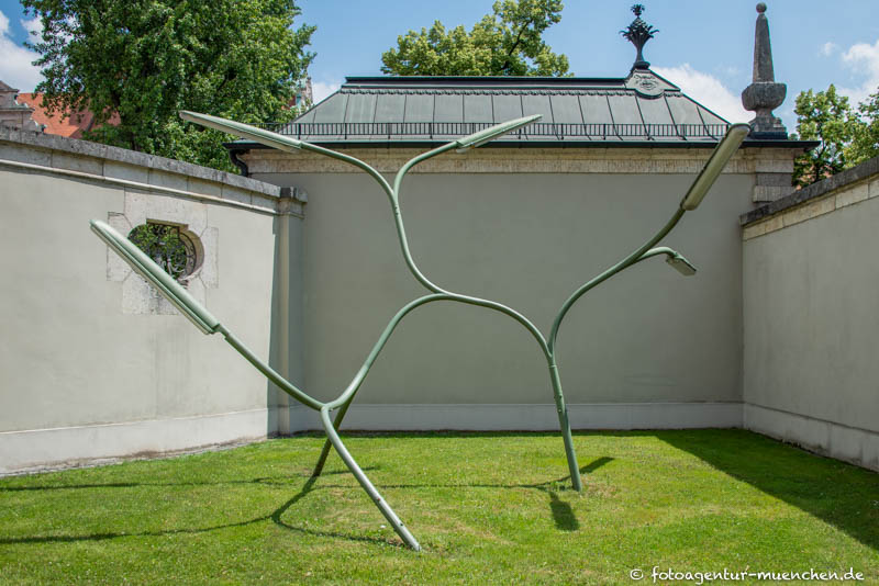 Lampenbaum – Denkmal/Kunstwerk in München