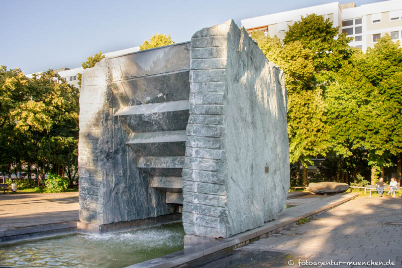 Schweizer Brocken – Denkmal/Kunstwerk in München