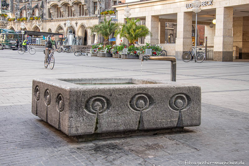 Kräutlmarktbrunnen – Denkmal/Kunstwerk in München