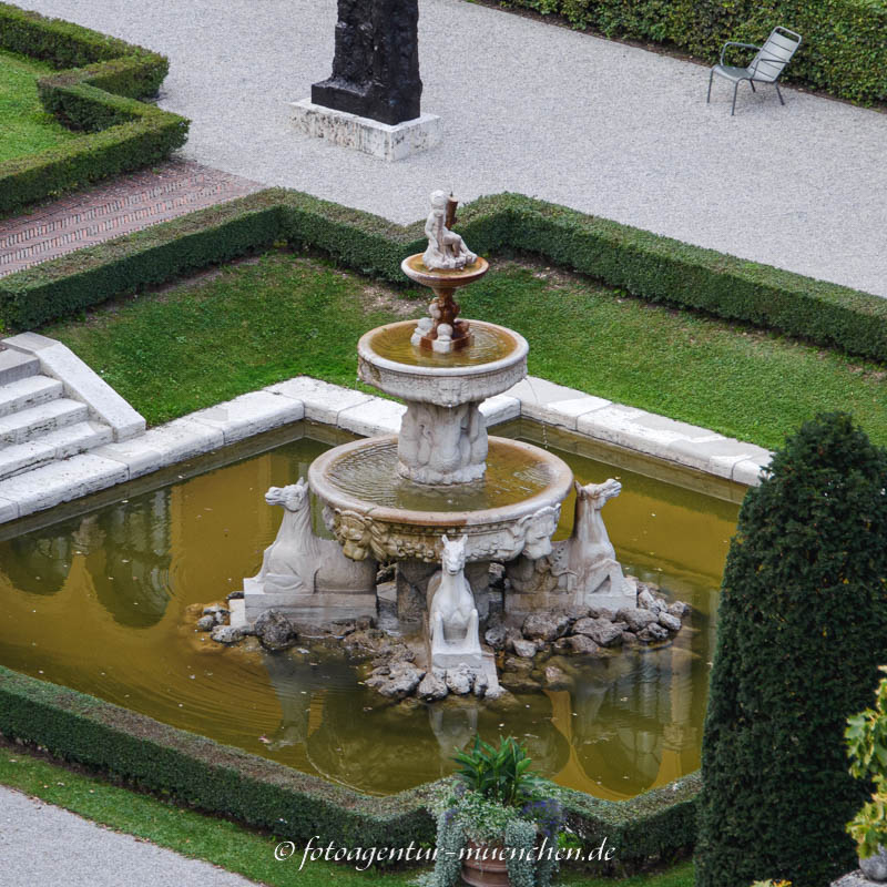 Lenbachbrunnen – Denkmal/Kunstwerk in München