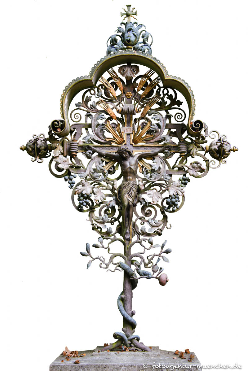 Grabkreuz - Waldfriedhof