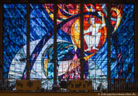 St. Thomas Morus - Kirchenfenster – Foto aus München