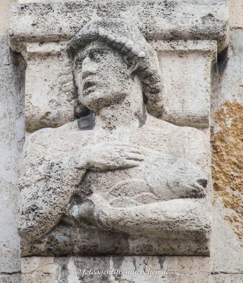 Wasser (Vier Elemente - LMU)  – Denkmal/Kunstwerk in München