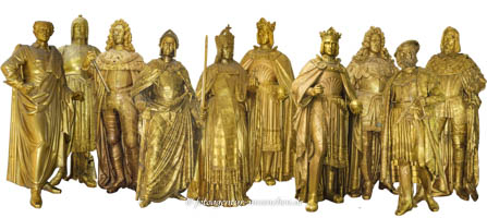 Wittelsbacher Standfiguren – Foto aus München
