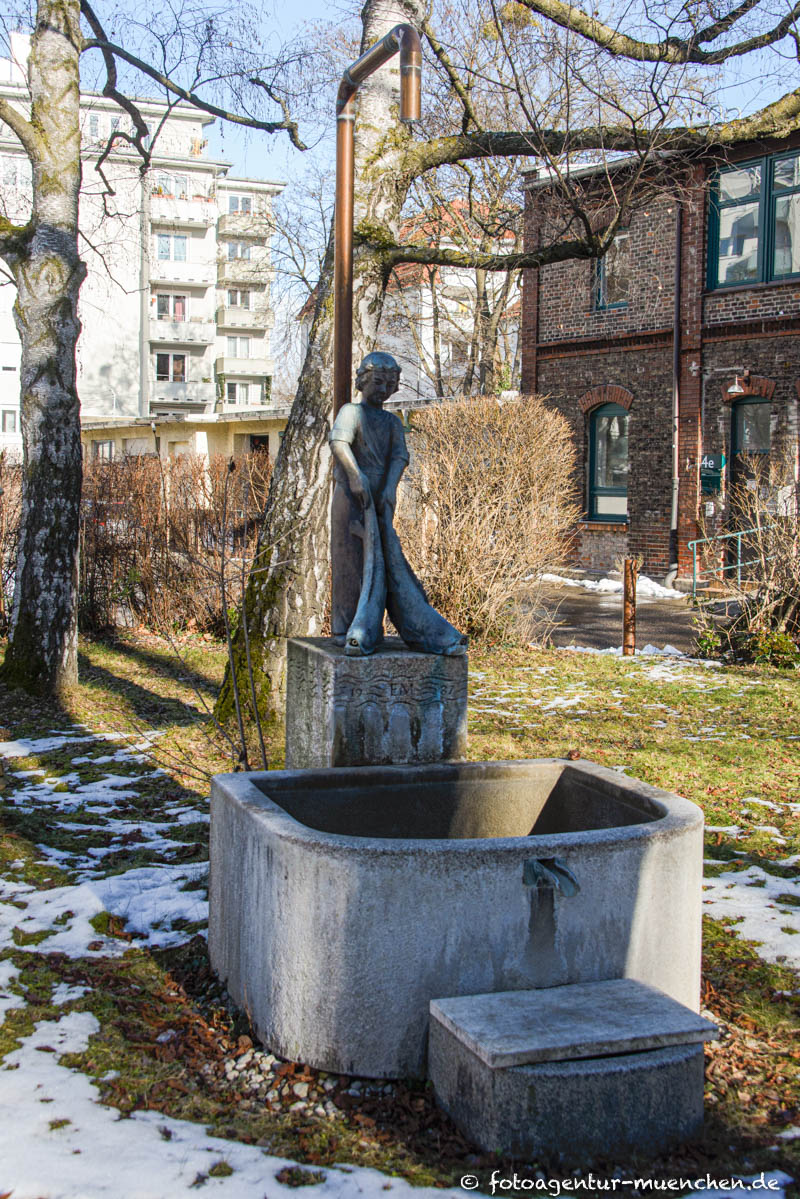 Brunnen – Denkmal/Kunstwerk in München
