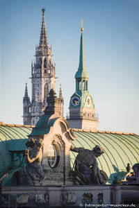 Giebelfiguren - HypoVereinsbank – Foto aus München