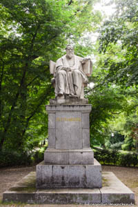 Pettenkofer-Denkmal