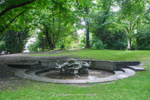 Karl-Amadeus-Hartmann-Gedächtnisbrunnen – Foto aus München