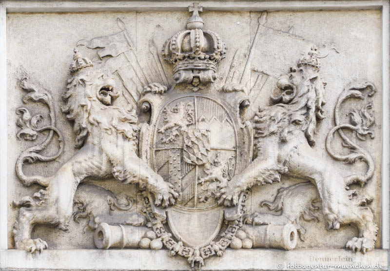 Staatswappen an der Maxburg – Denkmal/Kunstwerk in München