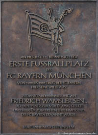 Gedenktafel - Erster Fußballplatz des FC Bayern – Foto aus München