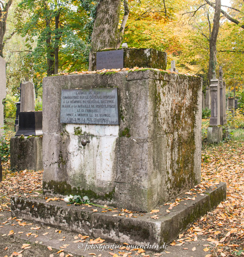 Grab - für den französischen General Louis Bastoul – Denkmal/Kunstwerk in München