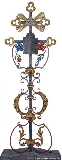 Schmiedeisenkreuz - Waldfriedhof – Foto aus München