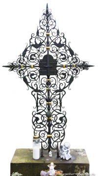Grabkreuz - Nymphenburger Friedhof – Foto aus München