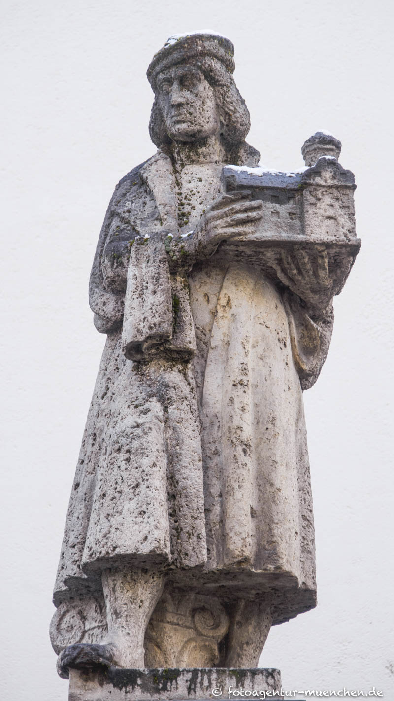 Skulptur - Hochbau – Denkmal/Kunstwerk in München