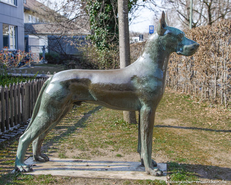 Der Hund – Denkmal/Kunstwerk in München