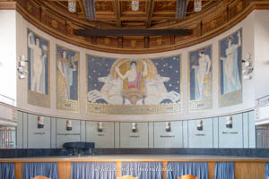 Herscherbüsten in der Großen Aula – Foto aus München