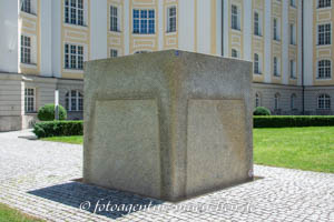 Würfelbrunnen – Foto aus München