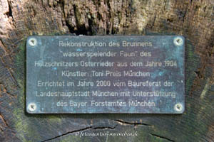 Holztrogbrunnen „Wasserspeiender Faun“  – Foto aus München