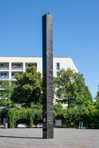 Schriftensäule – Foto aus München