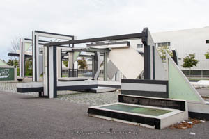 Kunstinstallation am Busbahnhof Olympiazentrum – Foto aus München