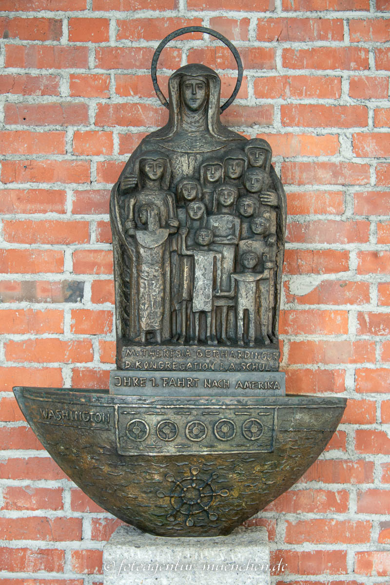 Mutter Theresia – Denkmal/Kunstwerk in München
