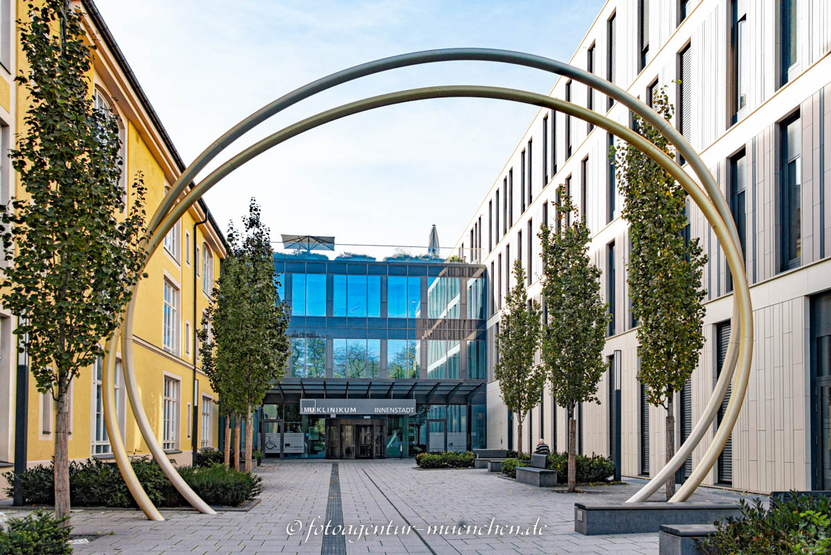 einander – Denkmal/Kunstwerk in München