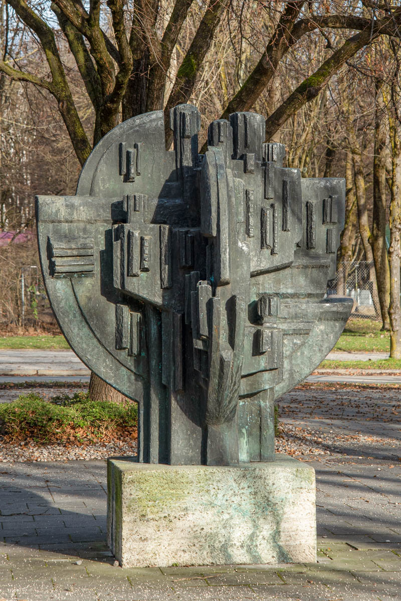Evolution – Denkmal/Kunstwerk in München