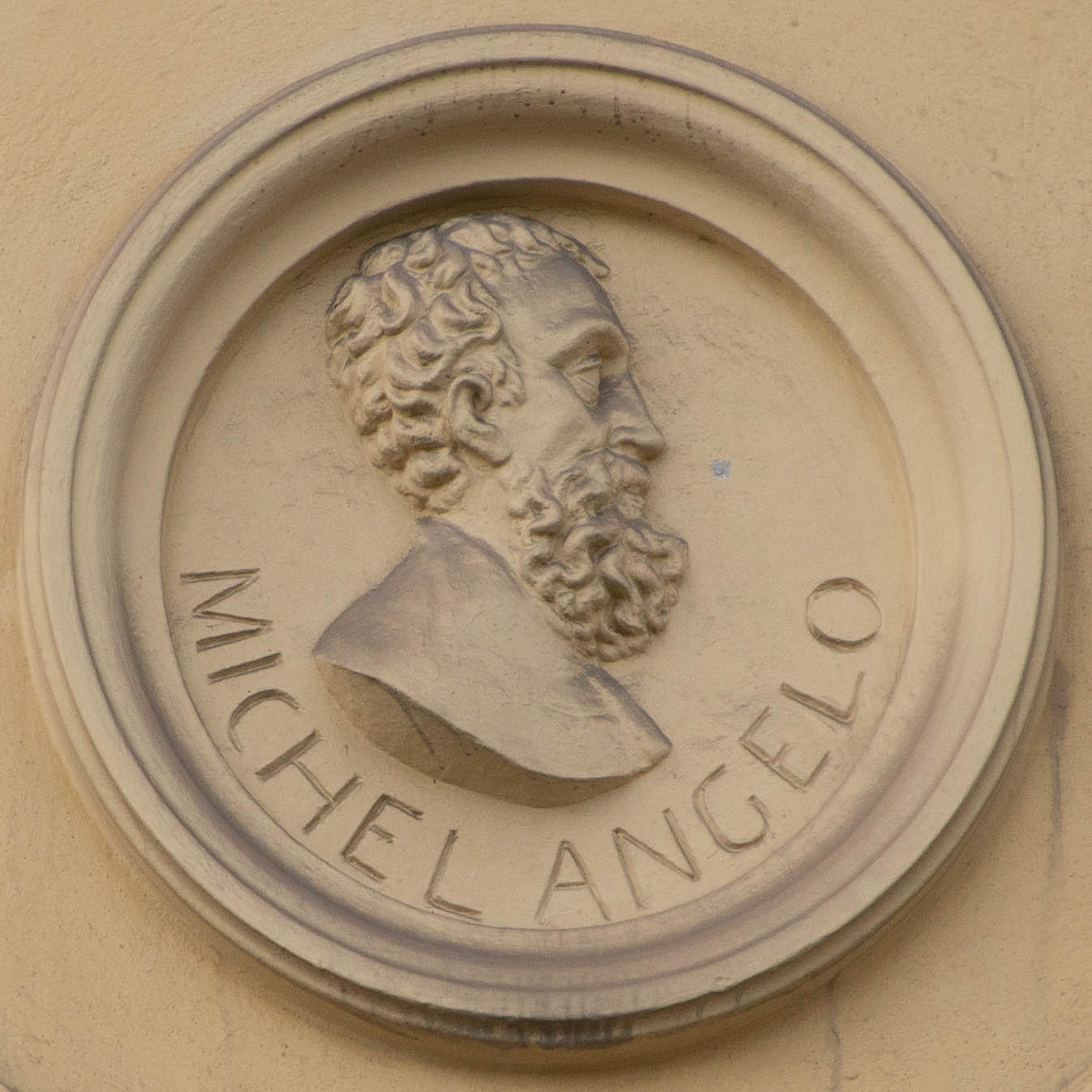 Tondi mit Reliefbüste  - Michelangelo