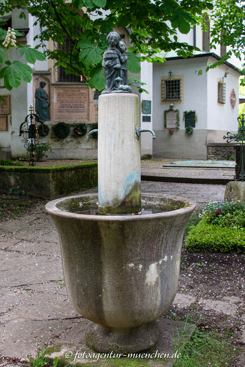 Dörfler-Brunnen – Denkmal/Kunstwerk in München