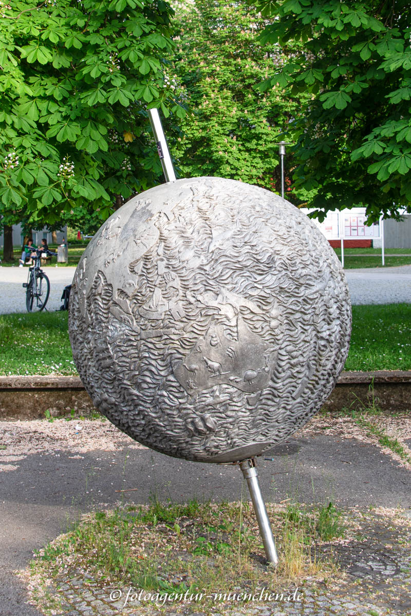 Globus – Denkmal/Kunstwerk in München